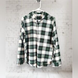 Hollister women’s flannel. Size Medium. NWT
